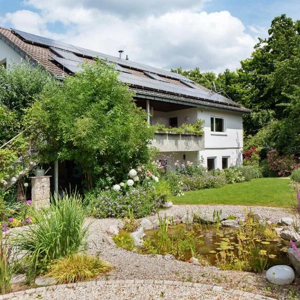 Ferienwohnung mit 100qm mit Garten, hotel v destinaci Müllheim