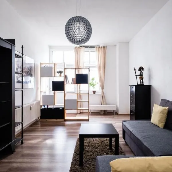 Comfortable 2-room apartment for rest & work P-Berg, hotelli Berliinissä