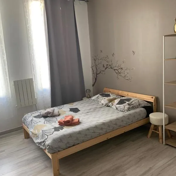 Charmant studio cosy à 5 min du centre d'Épernay, hotel in Épernay