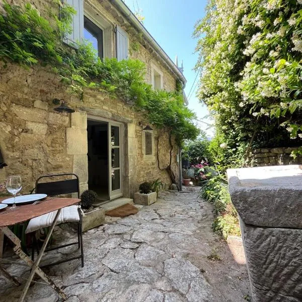 Chez Marthe - Maison de village - Ménerbes centre, hotel in Ménerbes