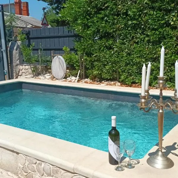 Villa Lido 145 m2 with pool, hotel v destinácii Krnica
