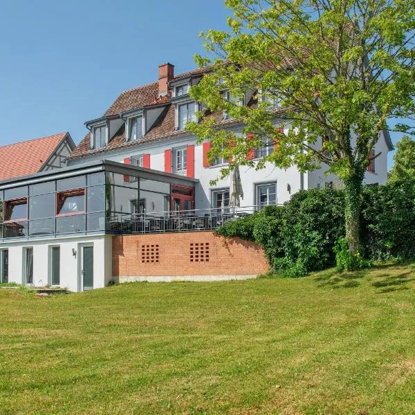 Altes Schulhaus, hotel v destinácii Heiligenberg