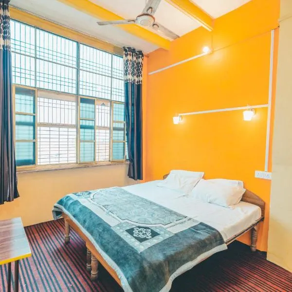 Om Rest House, hotel di Varanasi