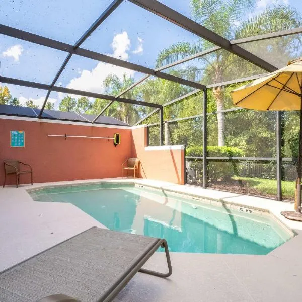 Spectacular House with 3BR - Private Pool, BBQ - Minutes from Disney!, hotel i Kissimmee