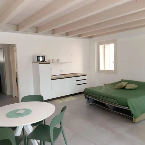Le Casette QUATTRO, hotel v destinaci Pacengo di Lazise