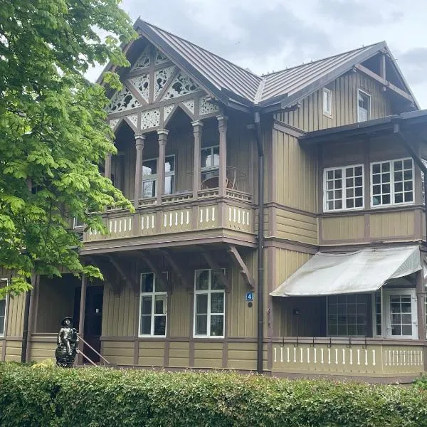 Pas Jūrate Villa Hubertus, hotel v destinácii Juodkrantė