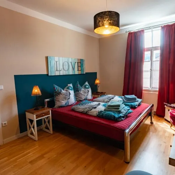 AAB Apartment 80qm mit 2 Schlafzimmern, Self-Check-in mit Wlan und gratis Parkplatz am Haus, hotel in Bad Kissingen