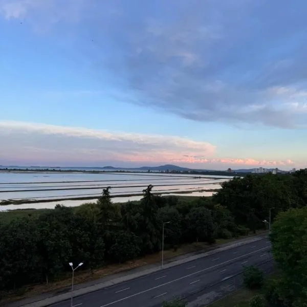 Sea View Escape, hotel a Burgas