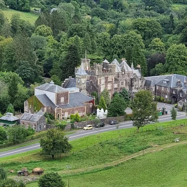 Craig-Y-Nos Castle, hotel in Abercraf