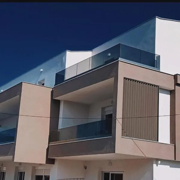 EriZen Jacuzzi suites, hotell sihtkohas Keramotí