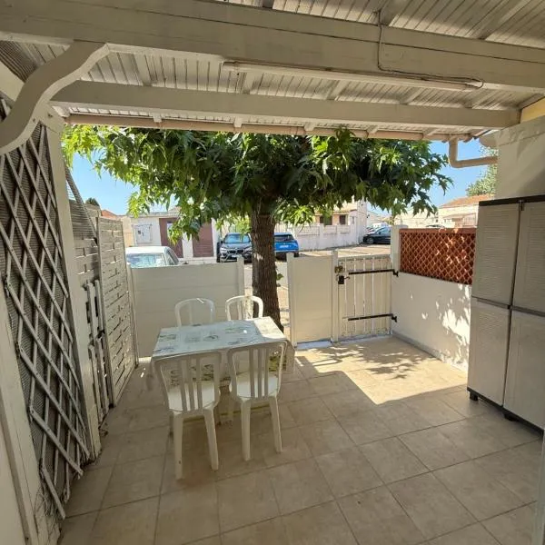 villa T2 cabine 500m de la plage, hotel di Portiragnes