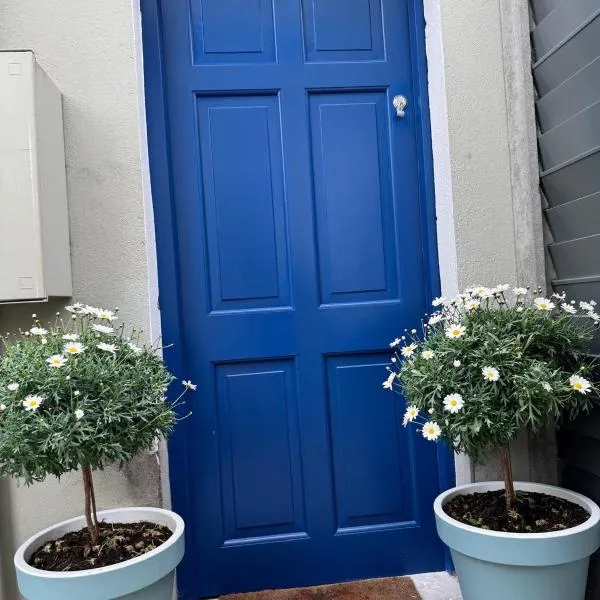 Abbey View Coach House, hotel in Youghal