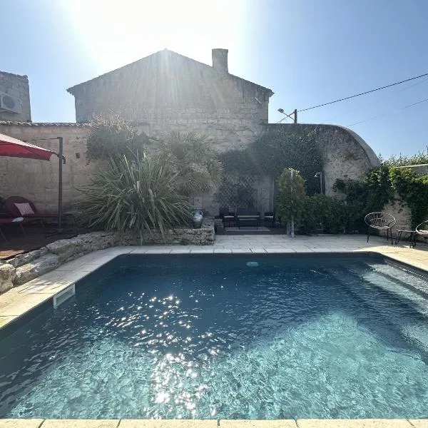 Maison JEROBOAM, hotel v destinaci Saint-Estèphe