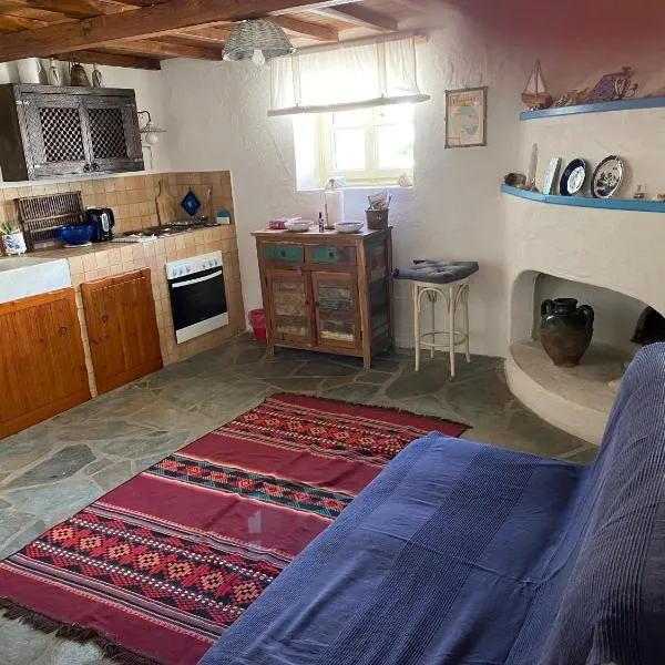 Two sisters, מלון בהעיר העתיקה של אלוניסוס