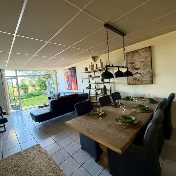 Holiday Home de Binnengouw, hotel in Hoogwoud