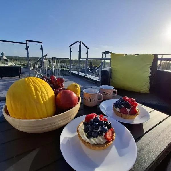 Zakochani w Dębinie, hotel v destinácii Debina