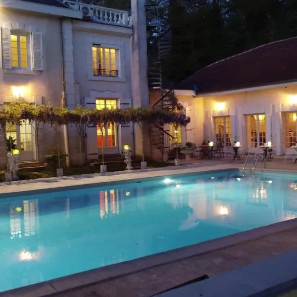 Logis Vélès, hotel v destinaci Aubin