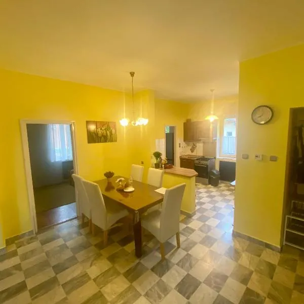 Jól jársz vele, hotelli kohteessa Balatonfenyves
