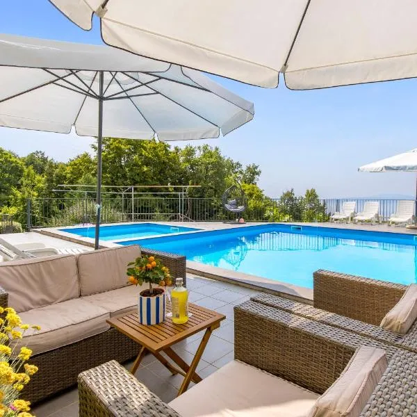 Villa Alternus-apartman Dora, hotel v destinácii Ičići