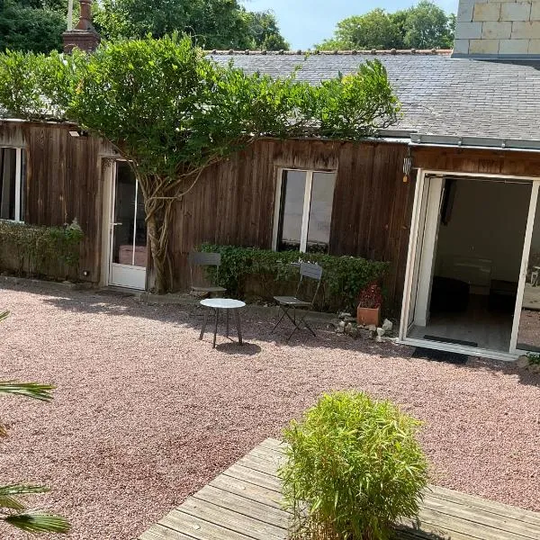 Charmante petite maison, hotel in Gennes