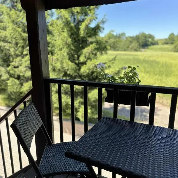 Apartmány Na Rozcestí, hotel a Lomnice nad Popelkou