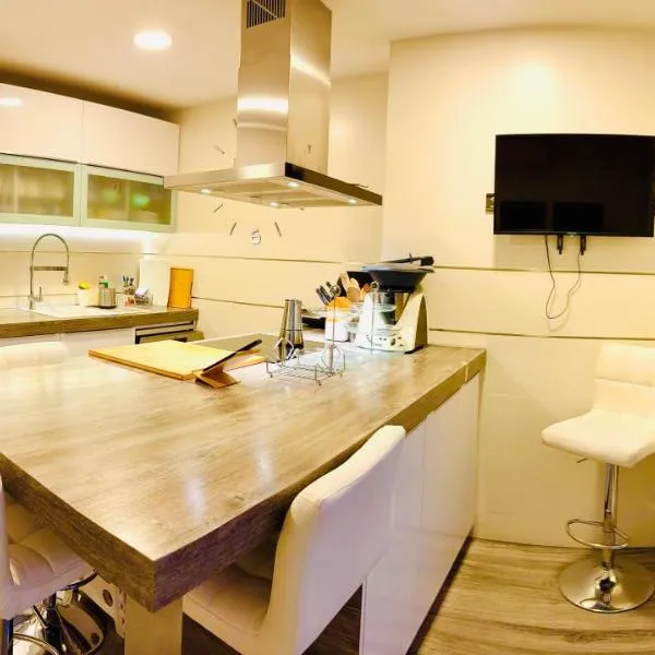 Chalet Familiar Jardín a 15 min centro y Warner, hotel v destinaci Rivas-Vaciamadrid