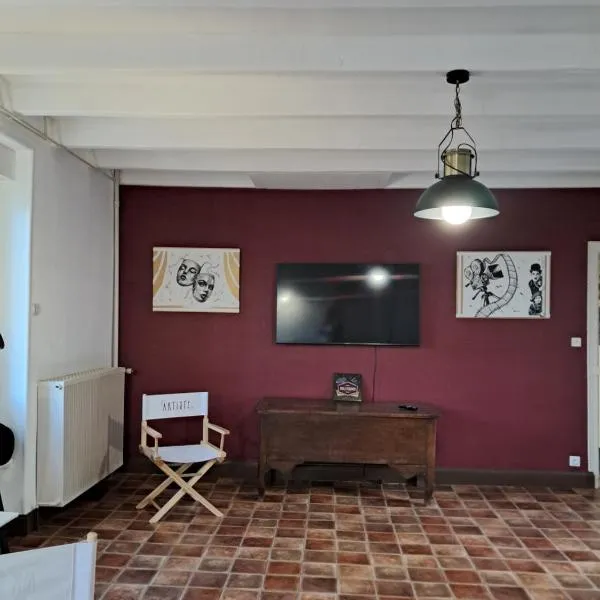 Gîte La Maison des Arts, hotel v destinaci Jaunay-Clan