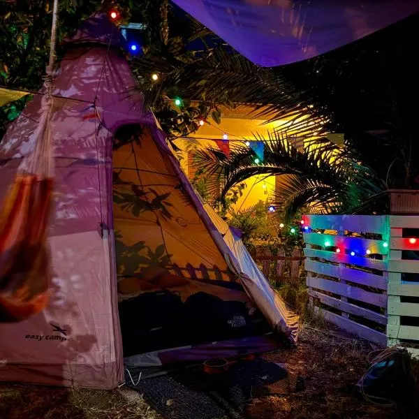 Art camp & museum, hotel a Néa Michanióna