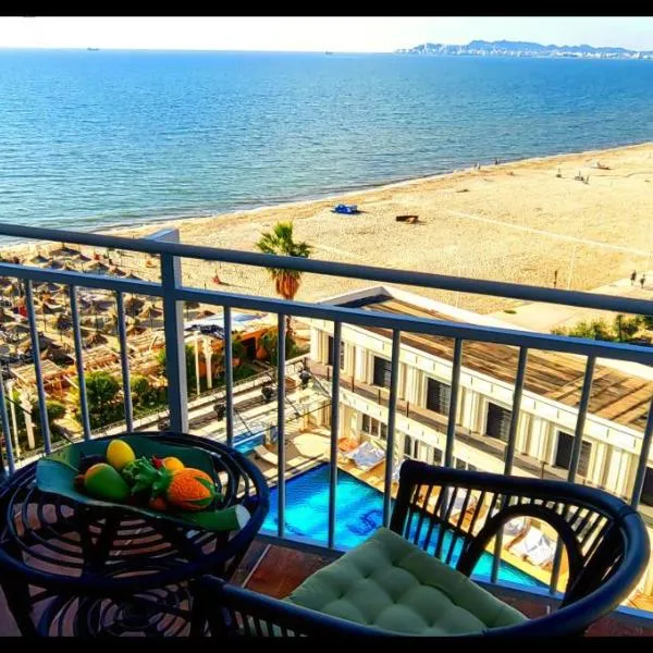 Blue Apartment Kamelia, отель в Дурресе
