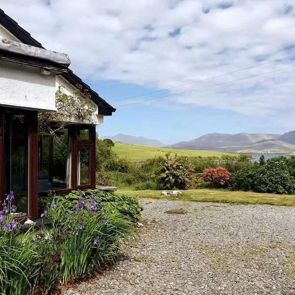 Tievemore - Connemara Bayfront Retreat, Hotel in Moyard