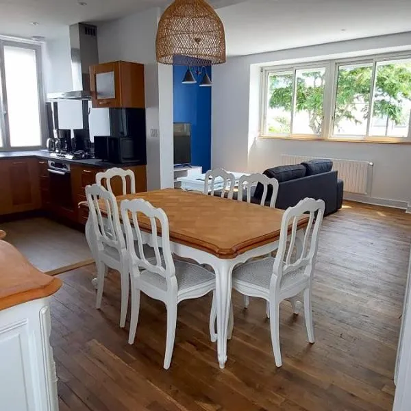 Maison conviviale à KERVIGNAC, hotel v destinácii Kervignac