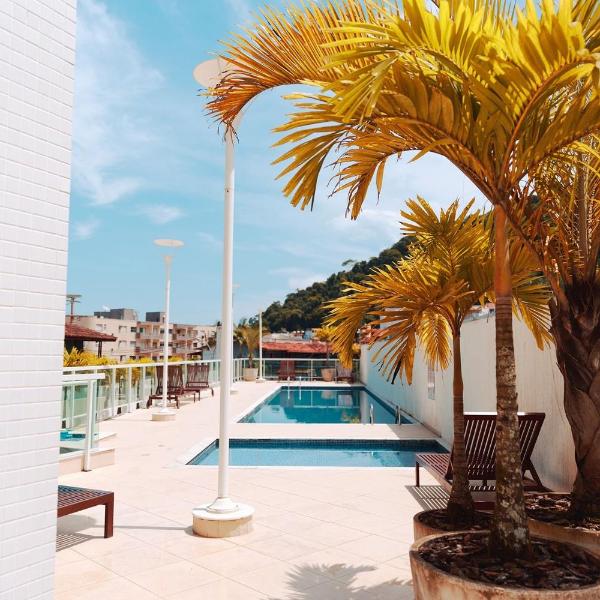 Apto no 4º andar com ar e Wi-Fi a 450 mts do mar!