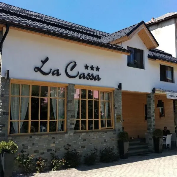 Pensiune Restaurant La Cassa, hotel en Săcel