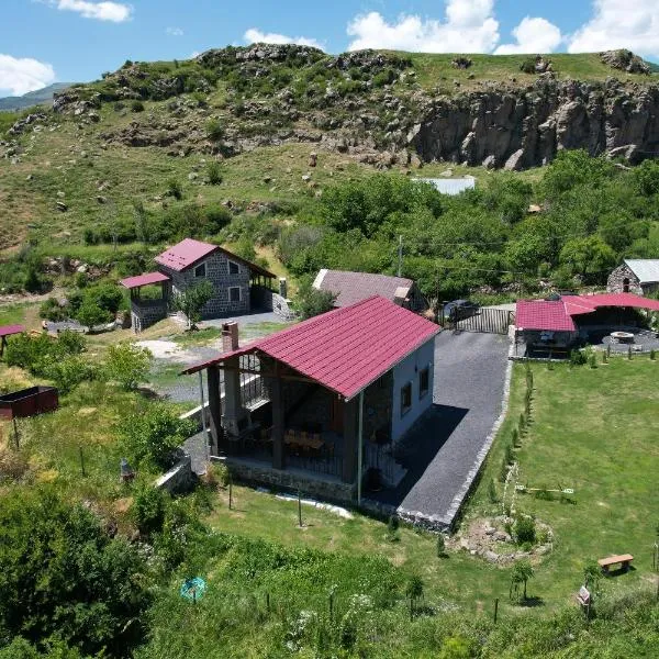 Guesthouse by the river, hotel v destinaci Kʼaghsi