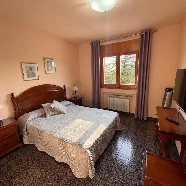 Hostal El Violí, hotel v destinaci Cardona