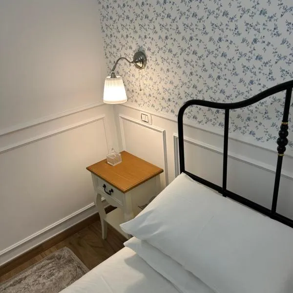 Charming Beachfront Retreat, hotel in Riposto