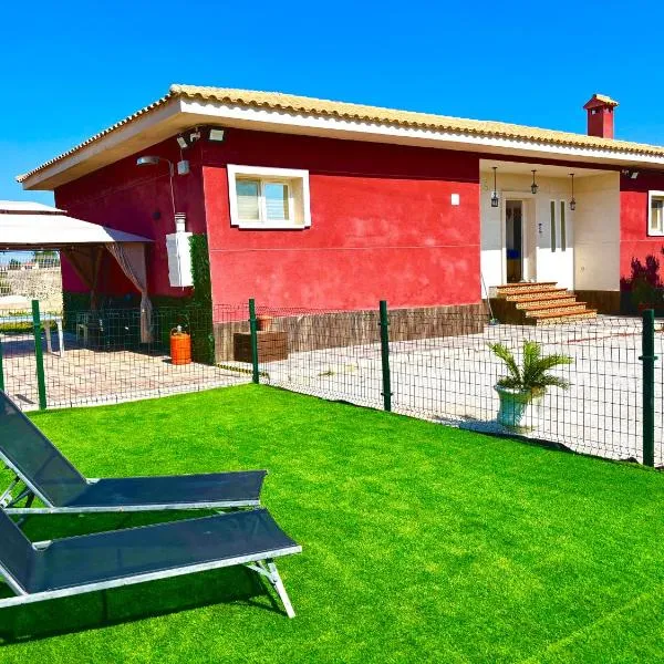 --CHALET EN ALICANTE-- Piscina Privada, hotel in Moralet