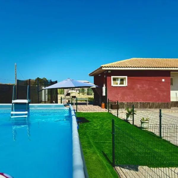 --CHALET EN ALICANTE-- Piscina Privada, hotel v destinaci Moralet