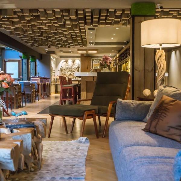 Wood Hotel