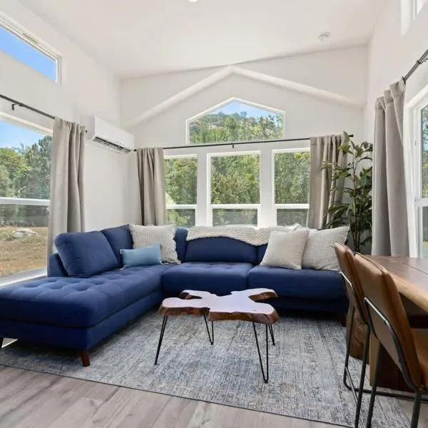 Tiny River House, hotel in Three Rivers