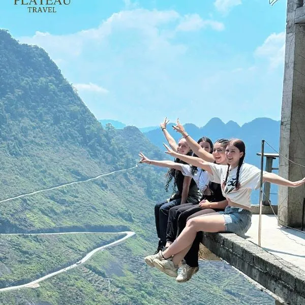 Plateau Travel - Tours & Motorbikes Rental - Cao Nguyen Hotel, hotel v destinaci Ha Giang