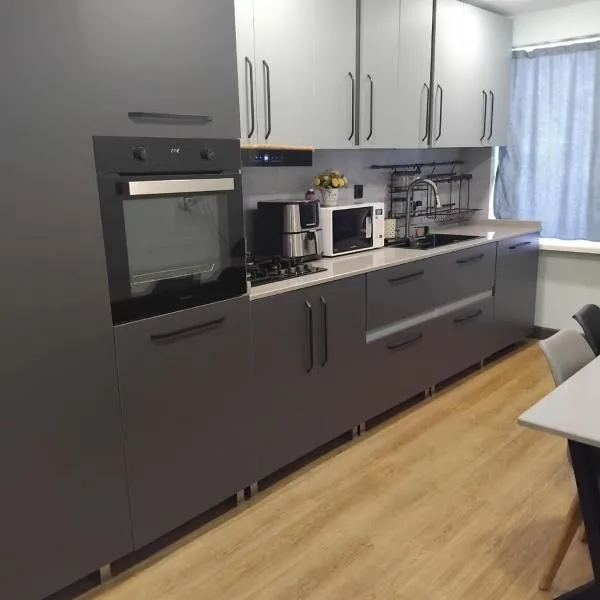 Lili's Flat, хотел в Angisa