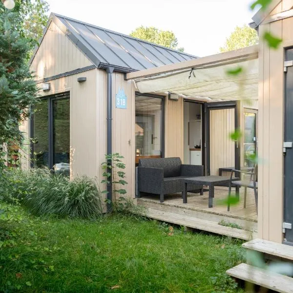 Pod Cyprysami - surf & family resort, hotel v destinaci Jastarnia