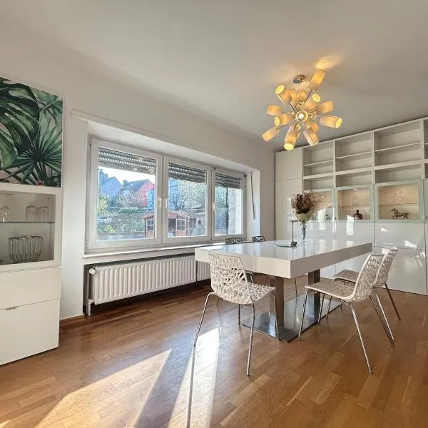 Stay in Dudetown, hotel in Dudelange