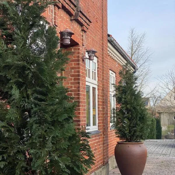 Tjebberupgaard B&B, hotel in Holbæk