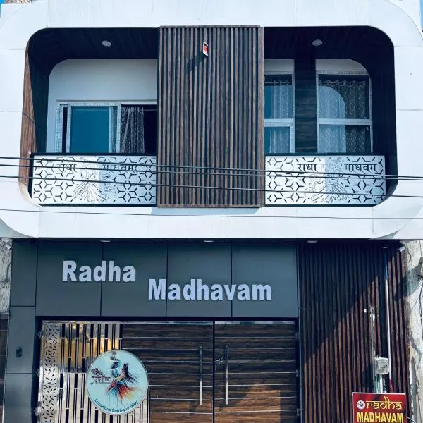 Radha Madhavam Luxurious Boutique Stay, hotel v destinaci Mathura