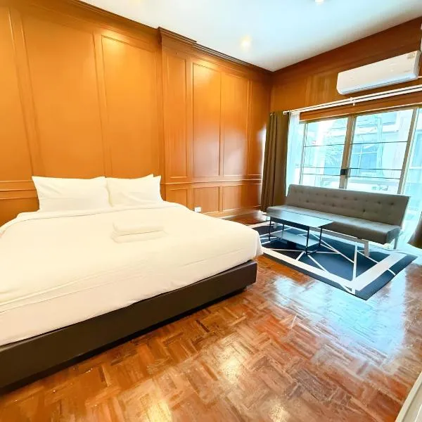 Stay On Sukhumvit Soi 11 สเตย์ออน สุขุมวิท 11, hotel in Makkasan