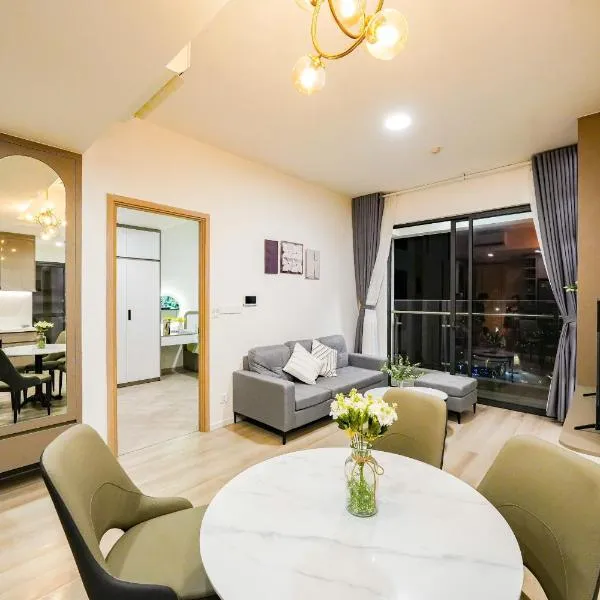 Vinhomes Grand Park Quận 9-Plus 2PN-View Hồ Bơi và Công Viên, hotel v destinaci Gò Công