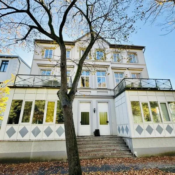 Ferienwohnung Duene, hotel sa Warnemünde