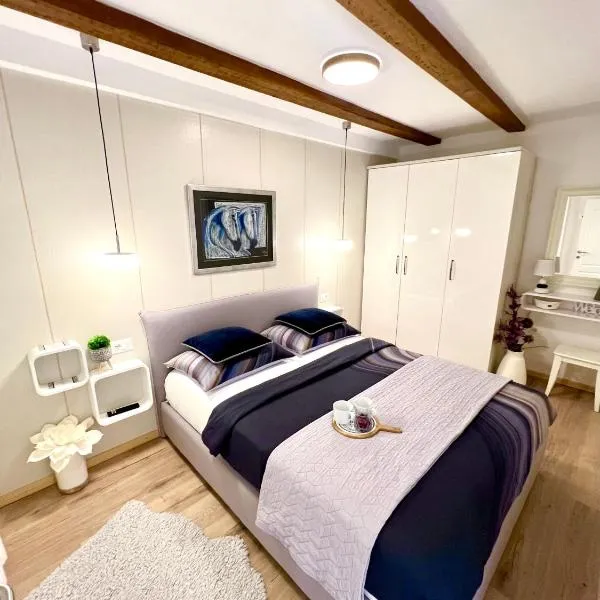 Charming Seaside Apartment โรงแรมในพรีมอชเตน